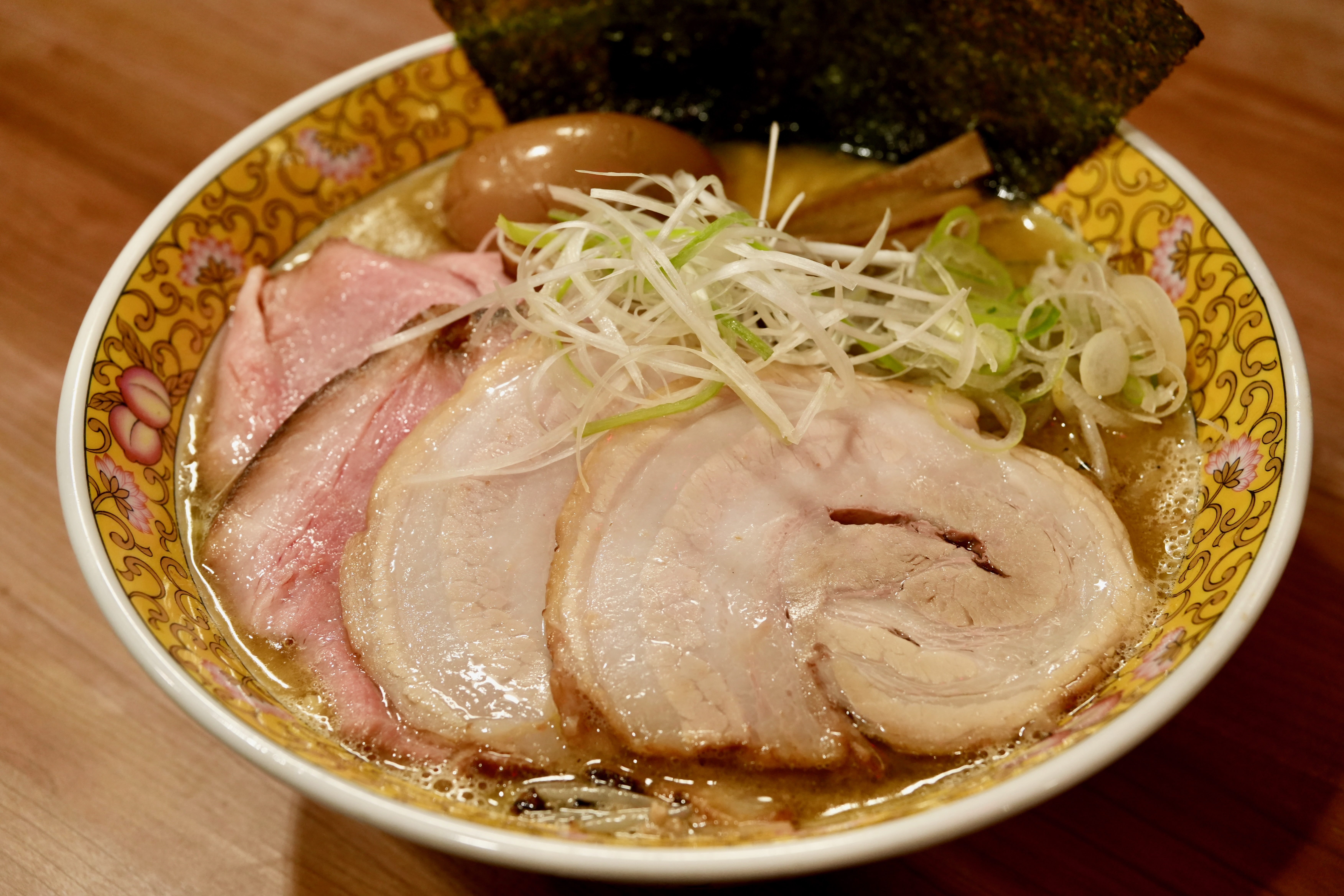 らーめん三つ鉢 | 公式サイト